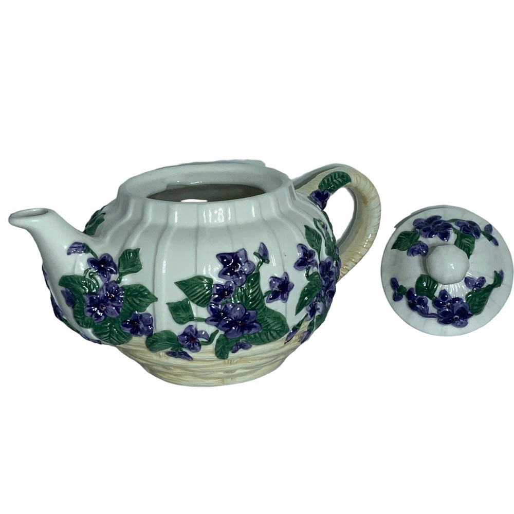 Vintage Teapot Raised Purple Violets in Basket Floral Hand Painted Large 1980’s - Picture 7 of 16